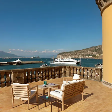 Marina Piccola 73 Отель 4*