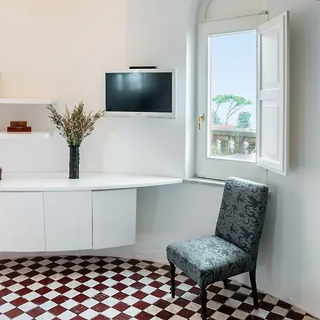Marina Piccola 73 מלון 4*